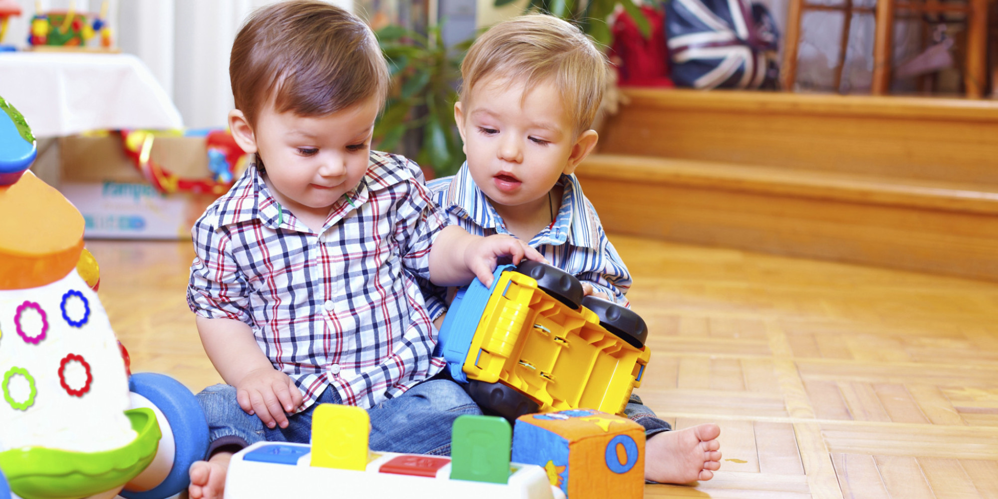 o TODDLER PLAYING facebook